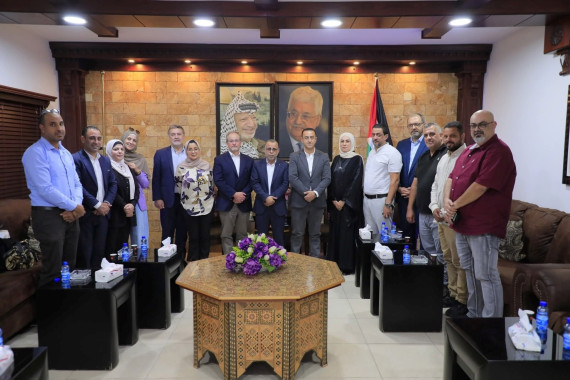 الاتحاد العام للمعلمين الفلسطينيين يستقبل الأمين العام للدولية للتربية في زيارة تضامنية تاريخية