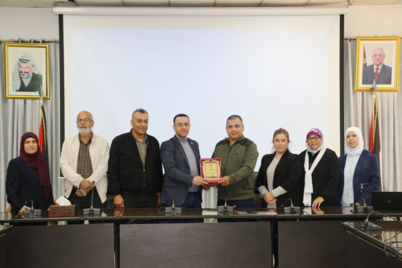 بمناسبة الثامن من آذار ويوم الام اتحاد المعلمين فرع الوزارة ينظم لقاءا توعويا حول حق المرأة في تملك الأراضي
