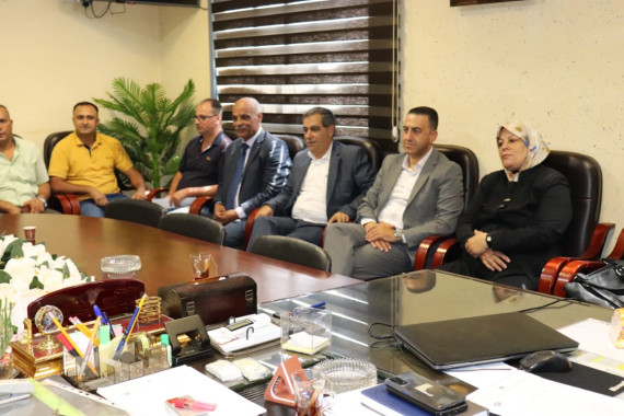 الأمين العام لاتحاد المعلمين يزور فرع قباطية