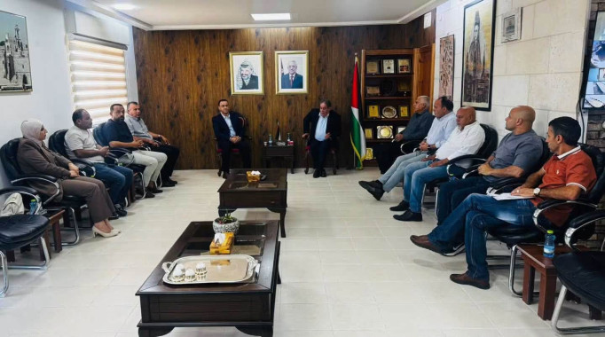 الاتحاد العام للمعلمين الفلسطينيين / بيت لحم يرافق عطوفة الامين العام د.سائد ارزيقات في جولة على مؤسسات بيت لحم