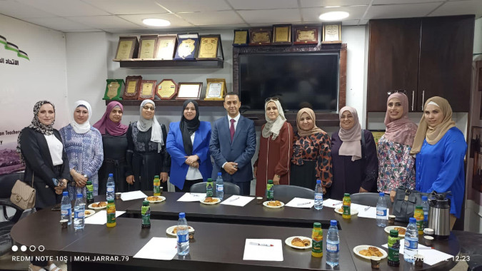 وفد من الاداريين يزور مقر الامانة العامة