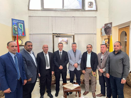 أبو ماهر حلس يستقبل الأمين العام للاتحاد العام للمعلمين الفلسطينيين وأعضاء الأمانة العامة