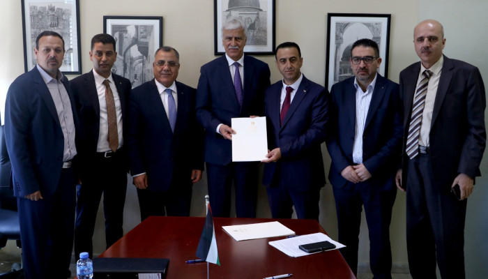 15% طبيعة عمل و15% بدل العلاوة الاشرافية