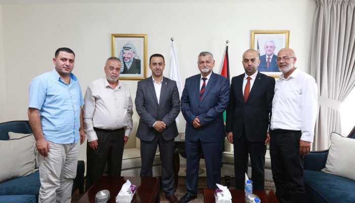 رئيس الجامعة أ. د. سمير النجدي يبحث سبل التعاون مع الأمين العام لاتحاد المعلمين أ. سائد ارزيقات