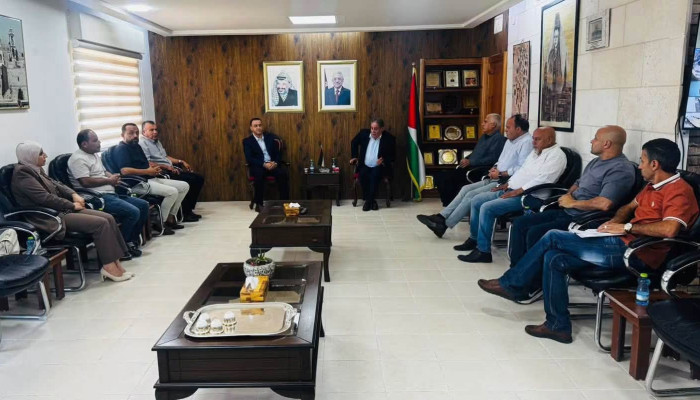 الاتحاد العام للمعلمين الفلسطينيين / بيت لحم يرافق عطوفة الامين العام د.سائد ارزيقات في جولة على مؤسسات بيت لحم