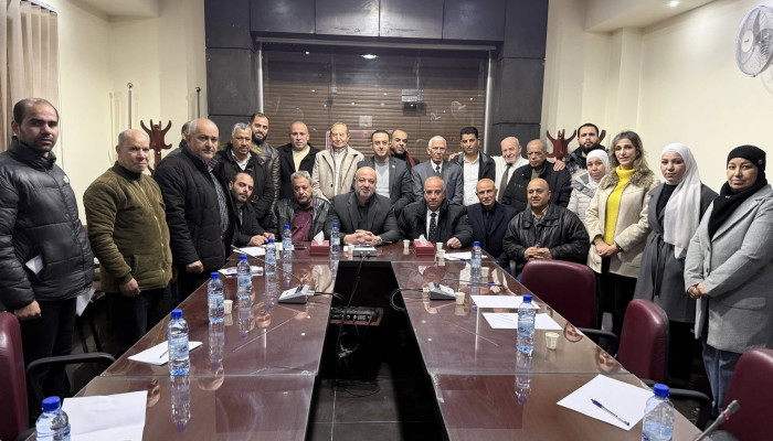 ارزيقات يترأس مراسم تسلم وتسليم الهيئة التنفيذية لاتحاد المعلمين بفرع سوريا