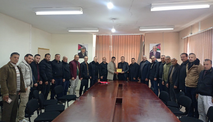 زيارة تهنئة وتأكيد على الشراكة الاستراتيجية بين مديرية جنوب الخليل واتحاد المعلمين الفلسطينيين