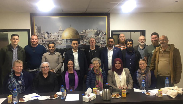 اتحاد المعلمين الفلسطينيين يستقبل وفداً نقابياً بريطانياً لبحث واقع التعليم وتحديات القدس