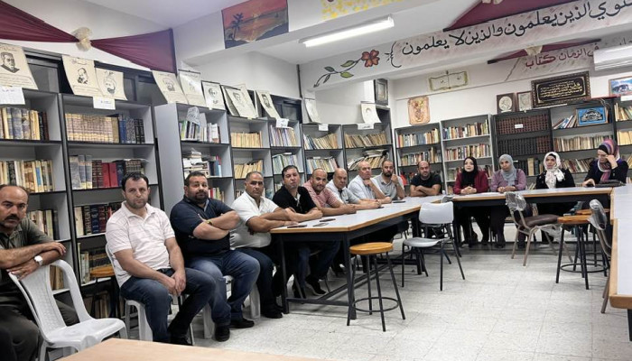 اجتماع للمعلمين المساندين للجنة التحضيرية لتنسيب المعلمين في بلدة ترقوميا